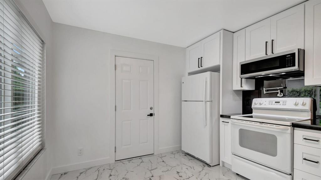 Island Club - Residential Lease