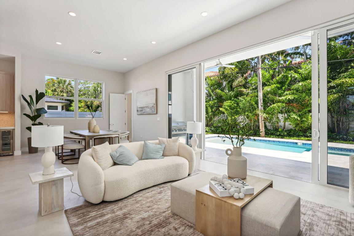 LA HACIENDA DELRAY - Residential