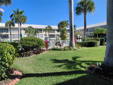 Tiny photo for 1951 NE 39th Street #127, Lighthouse Point, FL 33064 (MLS # F10549105)