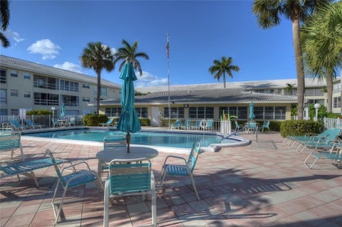 Tiny photo for 1951 NE 39th Street #127, Lighthouse Point, FL 33064 (MLS # F10549105)