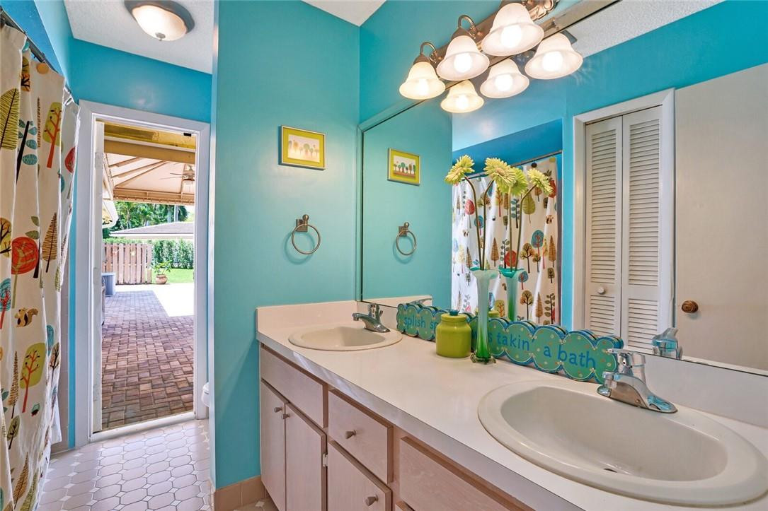 Running Brook Hills 70-23 - Residential