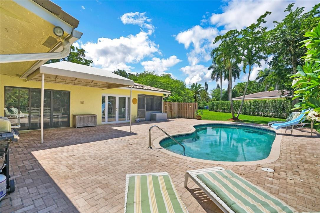 Running Brook Hills 70-23 - Residential