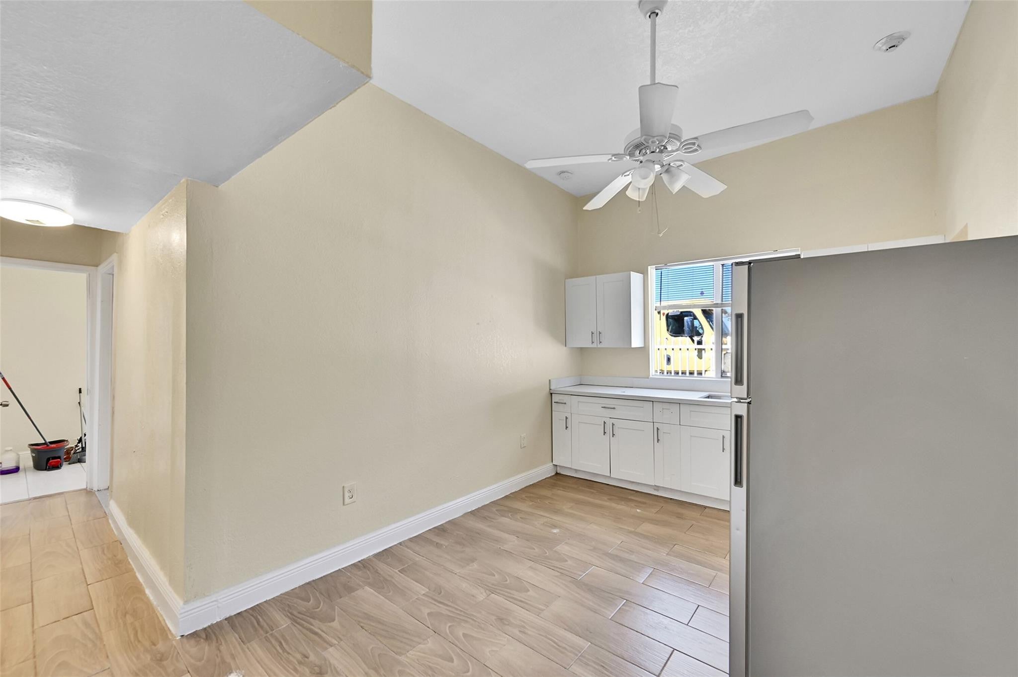 526 NW 15TH Way