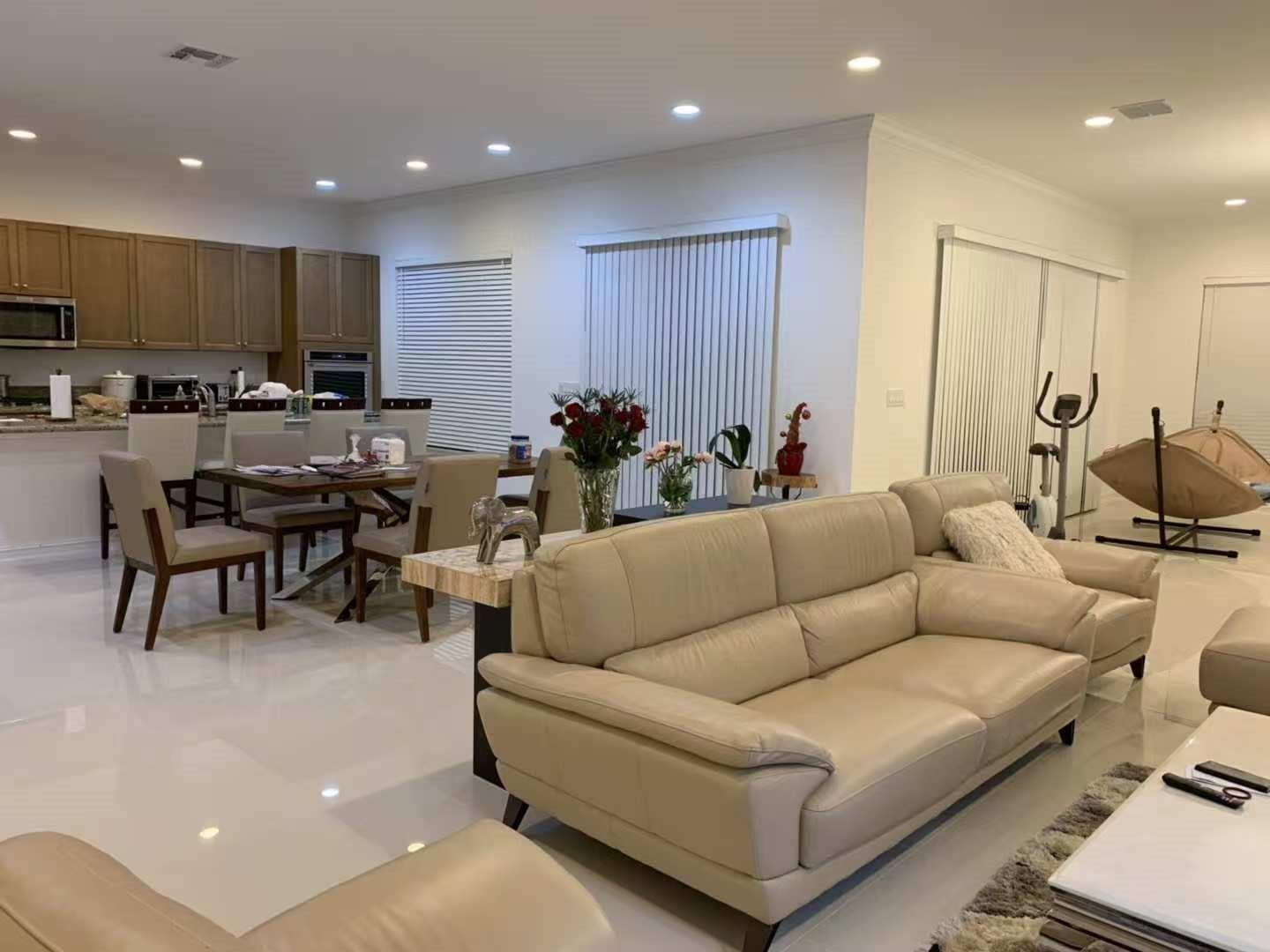 11425 Watercrest Cir