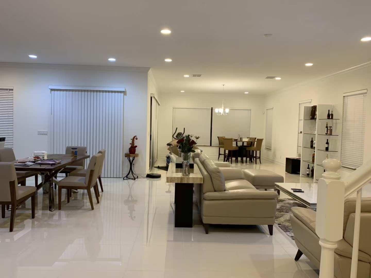 11425 Watercrest Cir