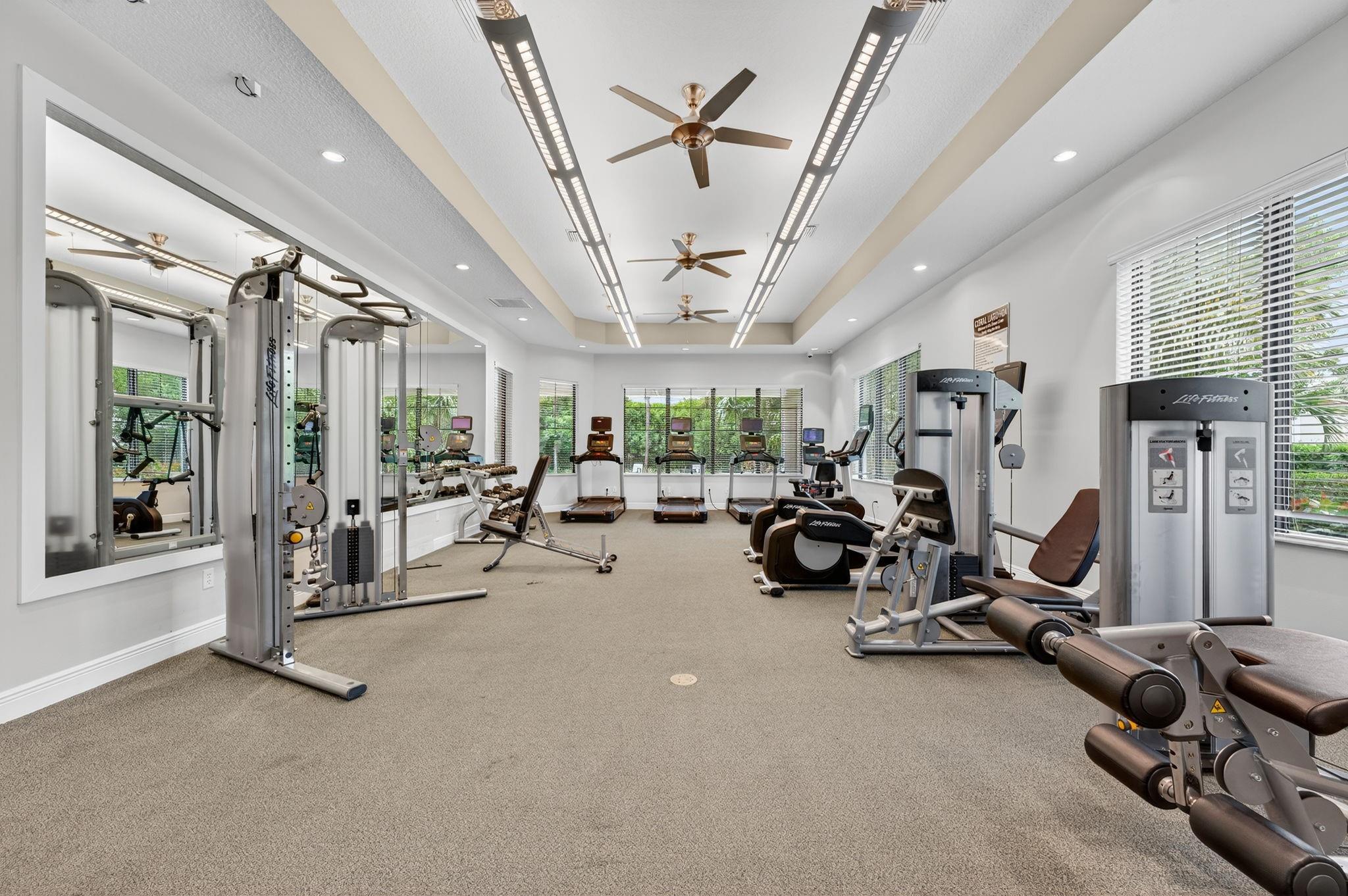 Coral Lago 182-31 B - Residential