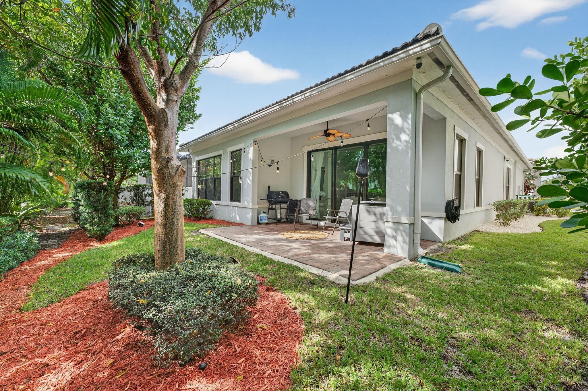 Coral Lago 182-31 B - Residential