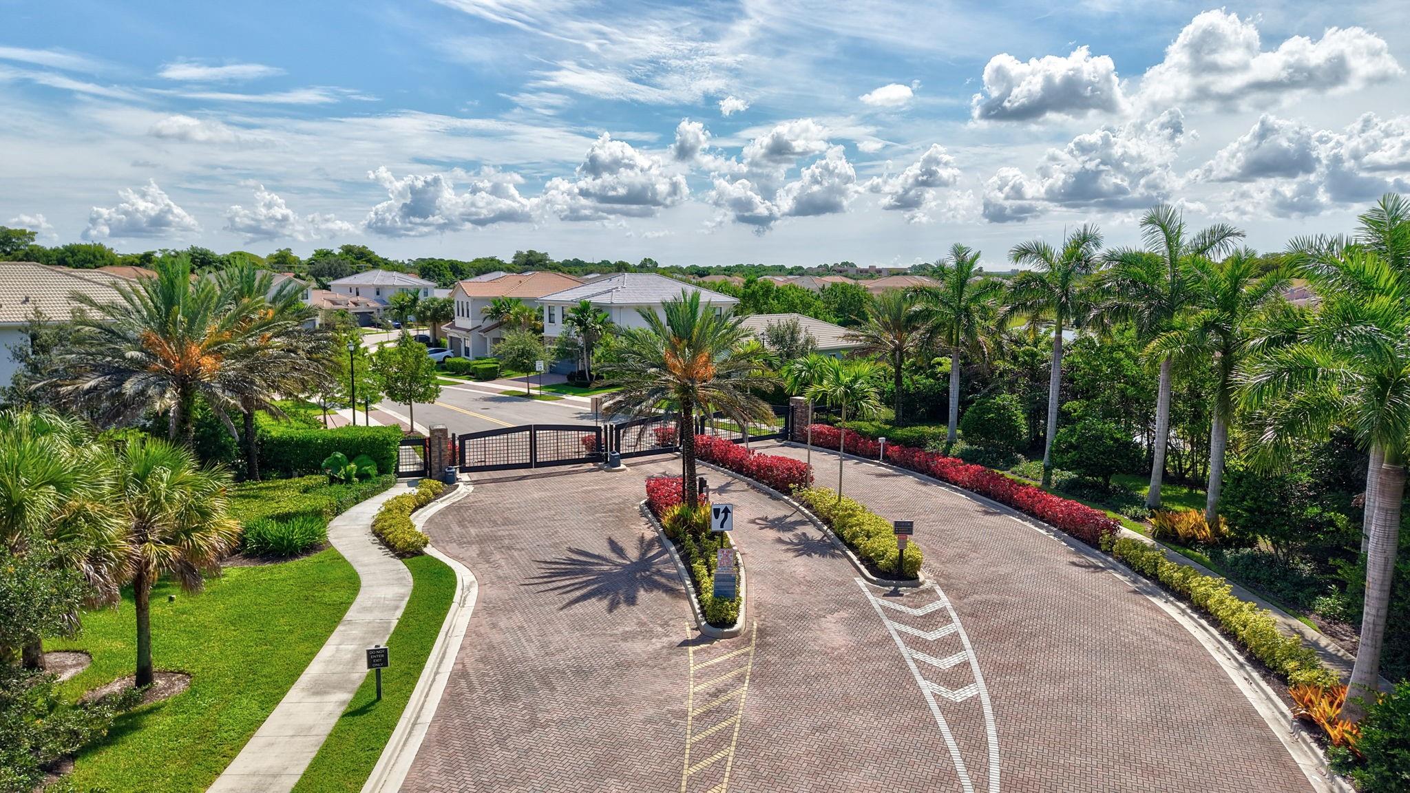 Coral Lago 182-31 B - Residential