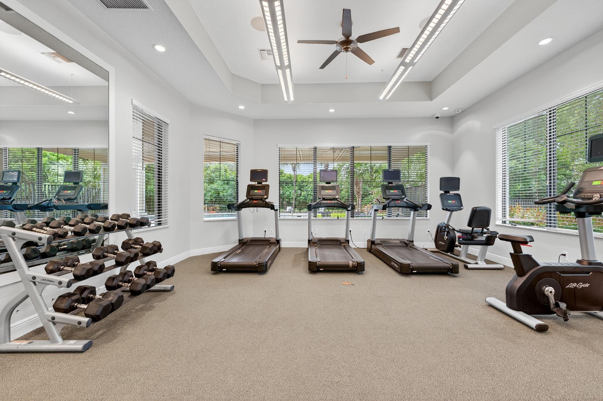 Coral Lago 182-31 B - Residential