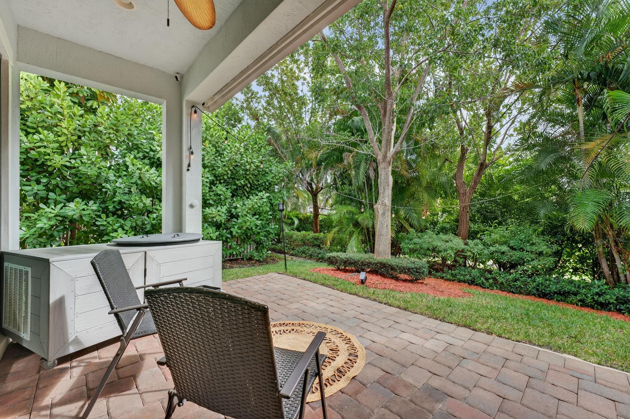 Coral Lago 182-31 B - Residential