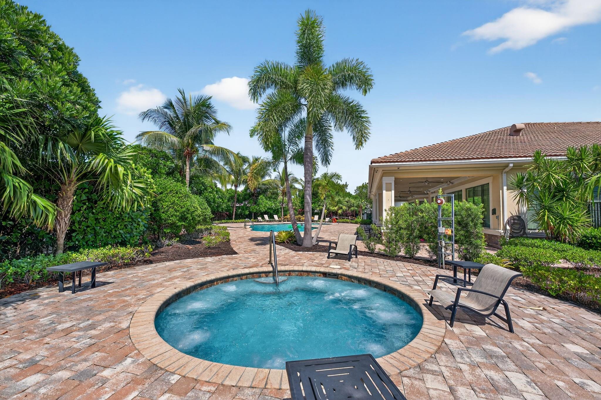 Coral Lago 182-31 B - Residential