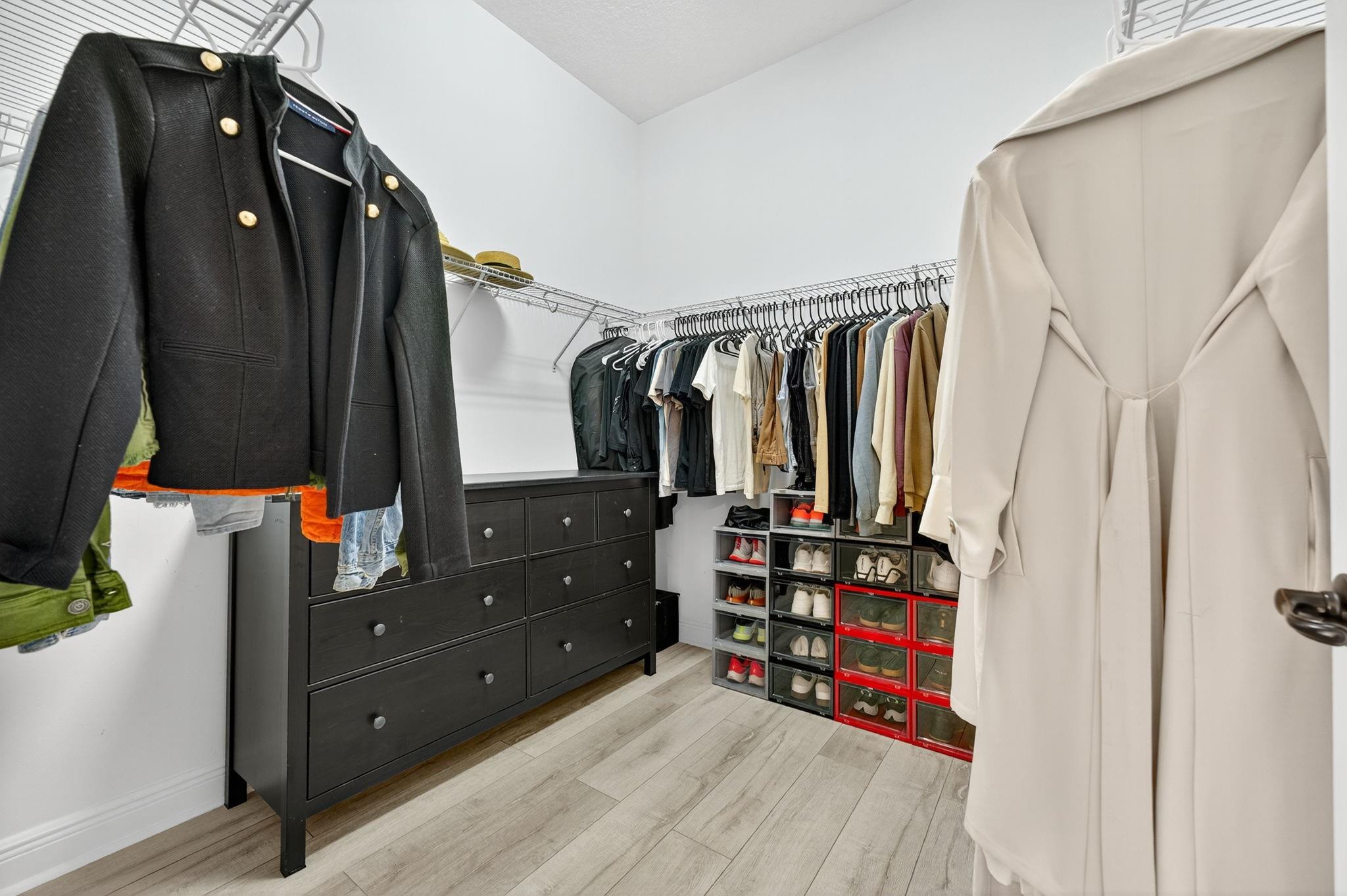 Coral Lago 182-31 B - Residential