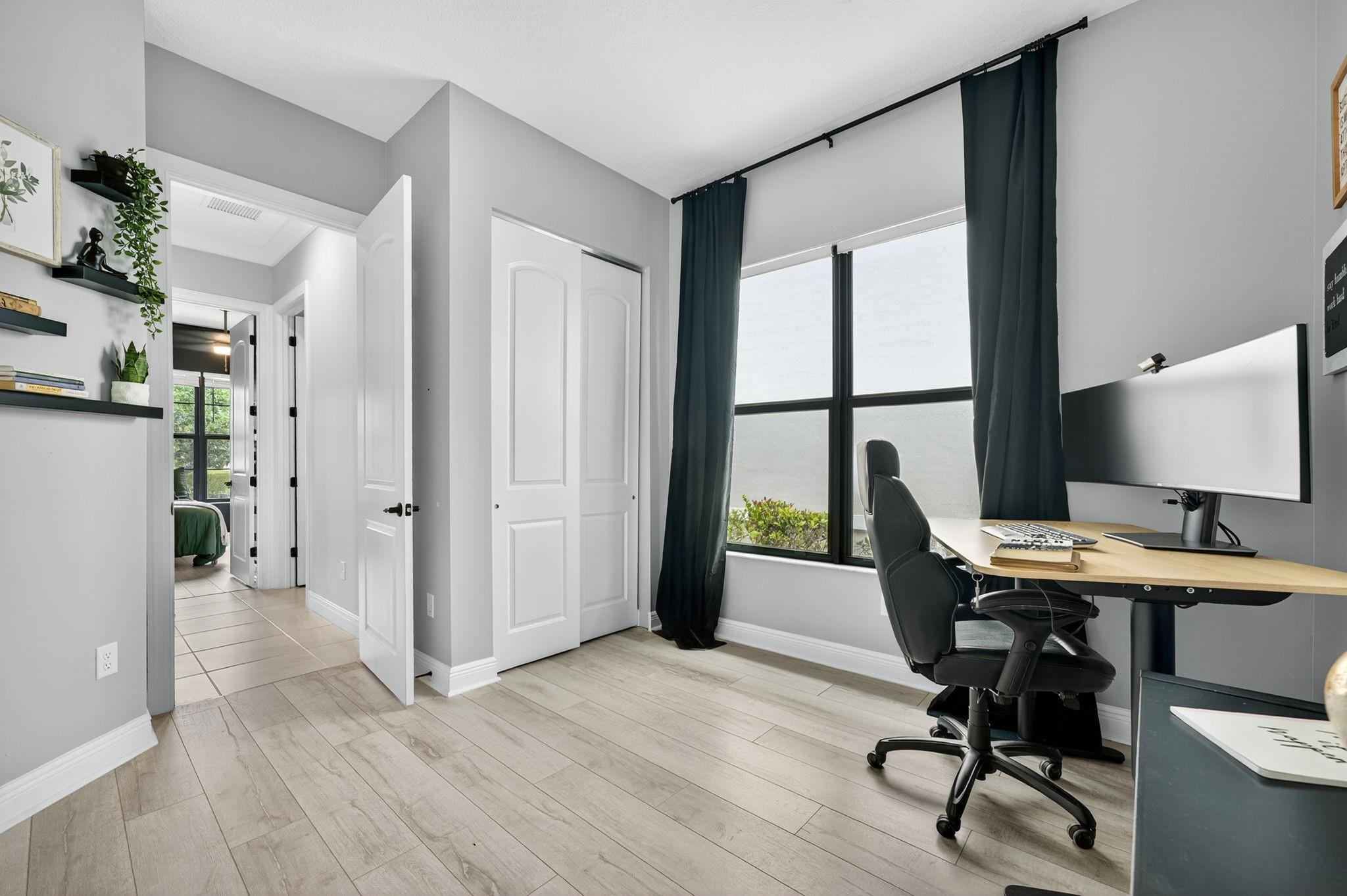 Coral Lago 182-31 B - Residential