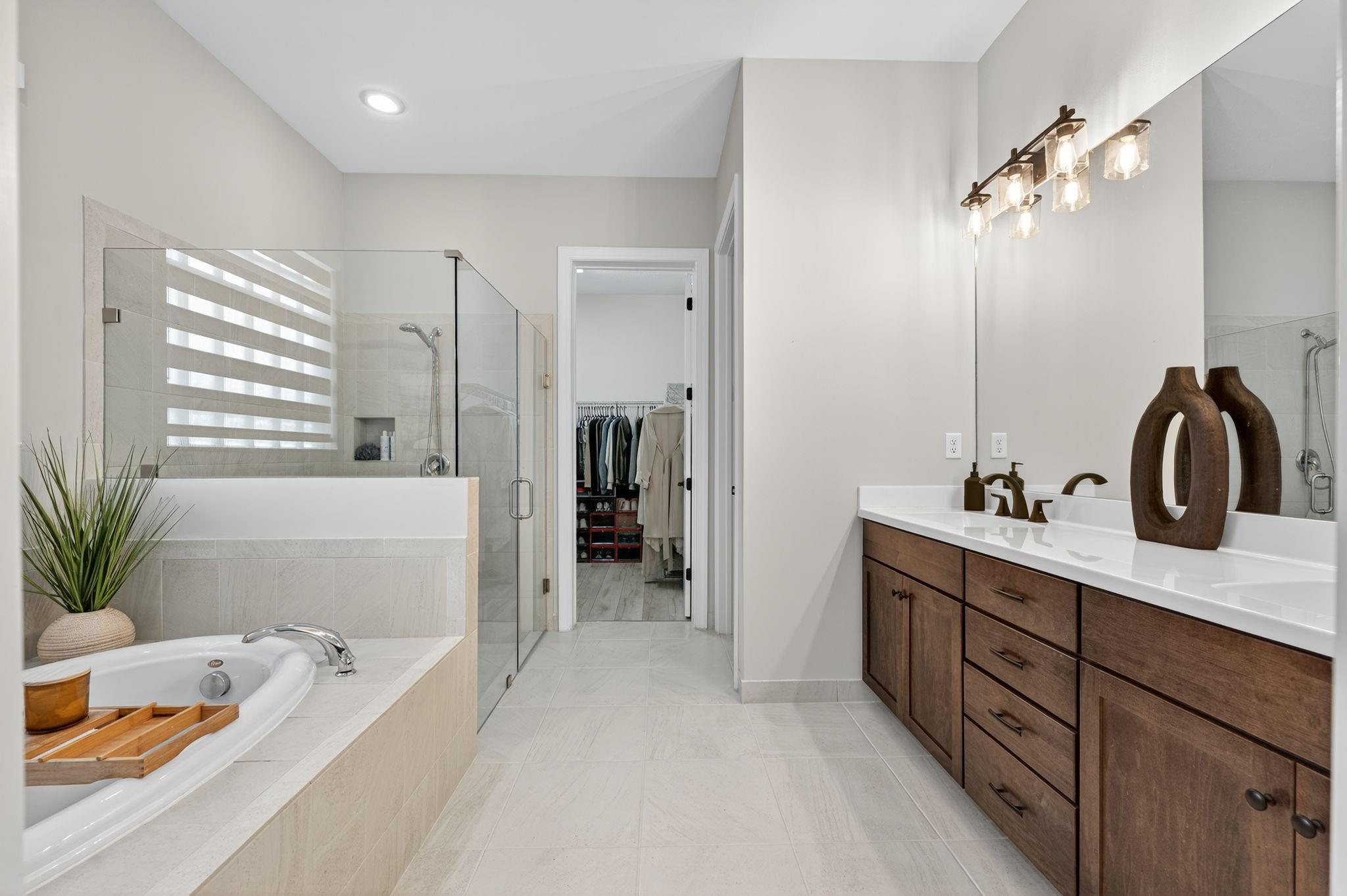 Coral Lago 182-31 B - Residential