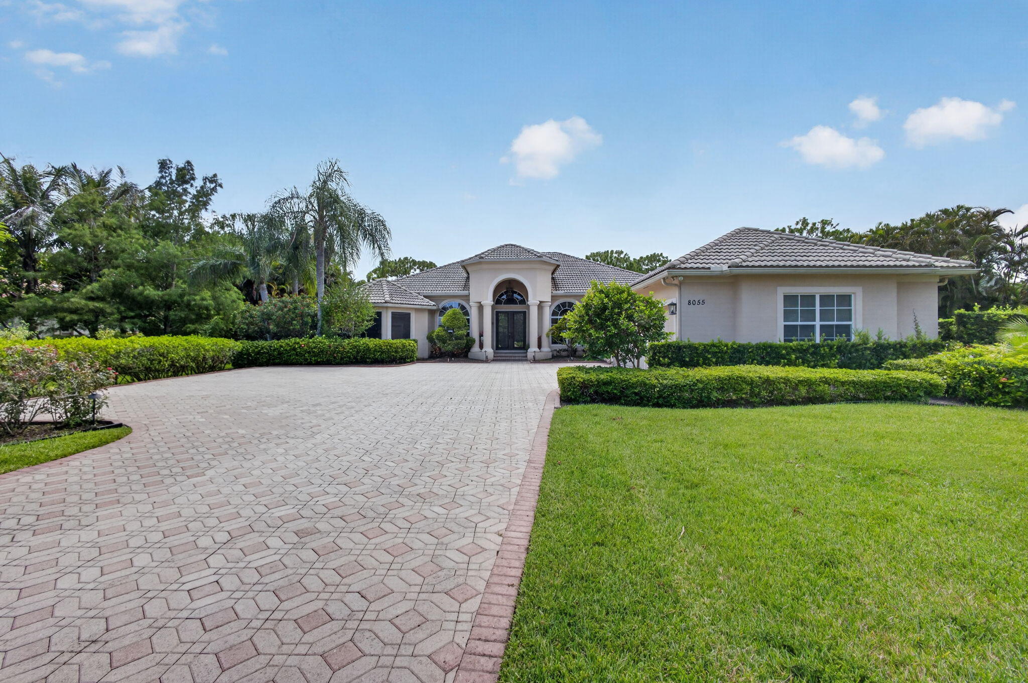 8055 Woodsmuir Drive