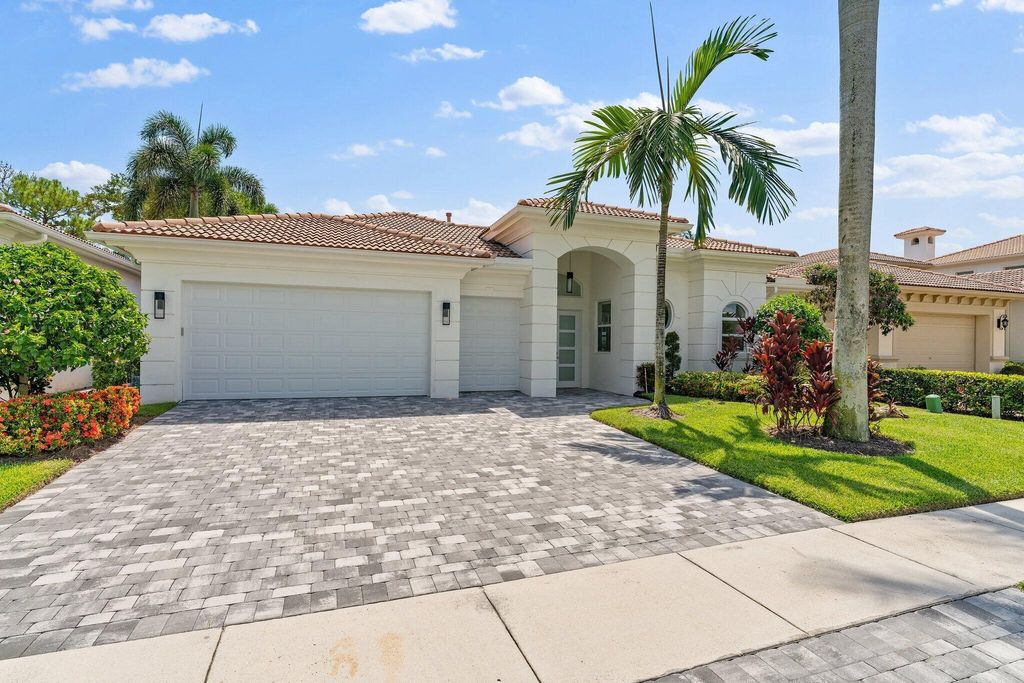 Photo of 128 Abondance Drive, Palm Beach Gardens, FL 33410 (MLS # R10939118)