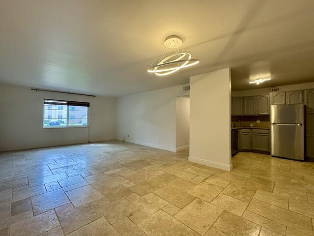 124 NE 19th Court B102