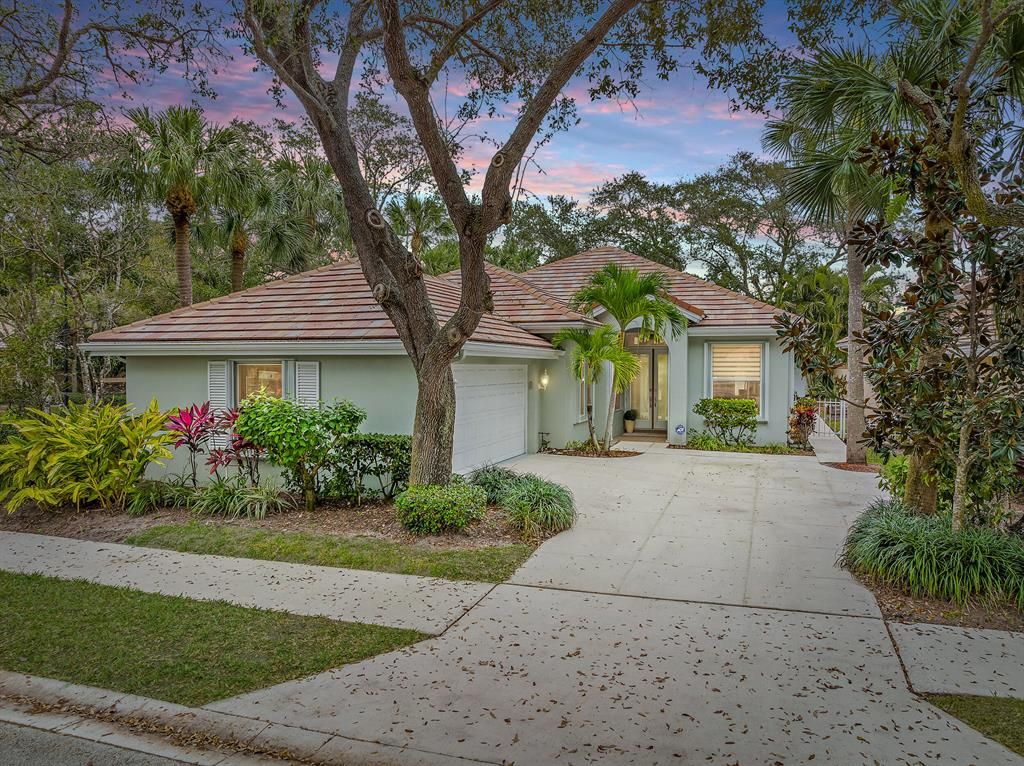 Photo of 100 S Hampton Drive, Jupiter, FL 33458 (MLS # R10861993)
