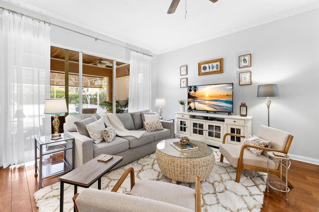 Photo of 134 Waterford Drive, Jupiter, FL 33458 (MLS # B26002490)