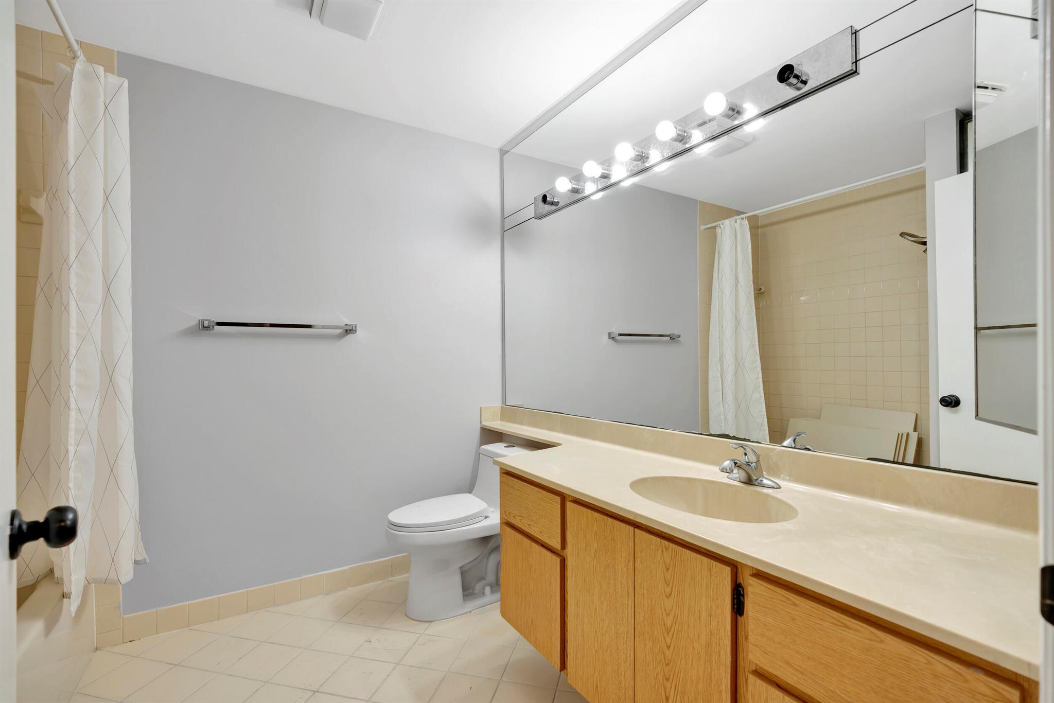 RIDGE AT THE BLUFFS - Residential Lease