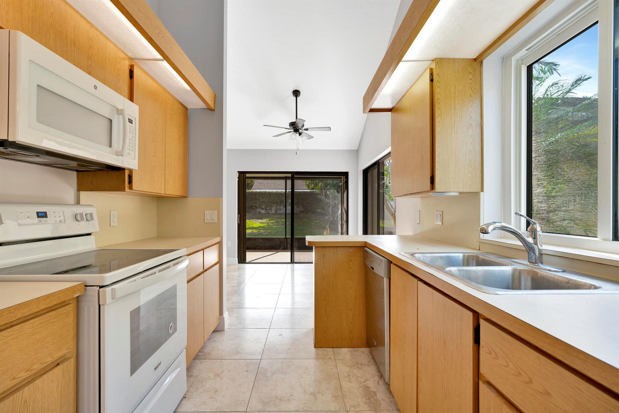 RIDGE AT THE BLUFFS - Residential Lease