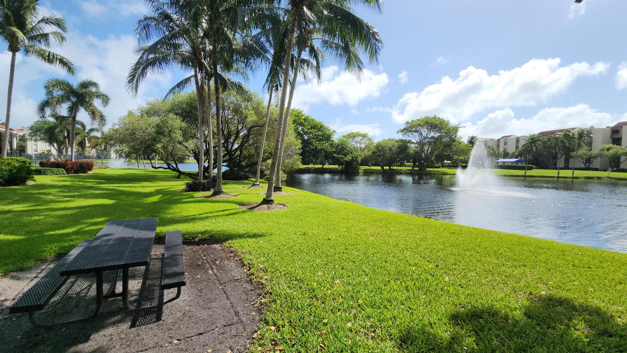 LAKESIDE CONDO - Residential Lease