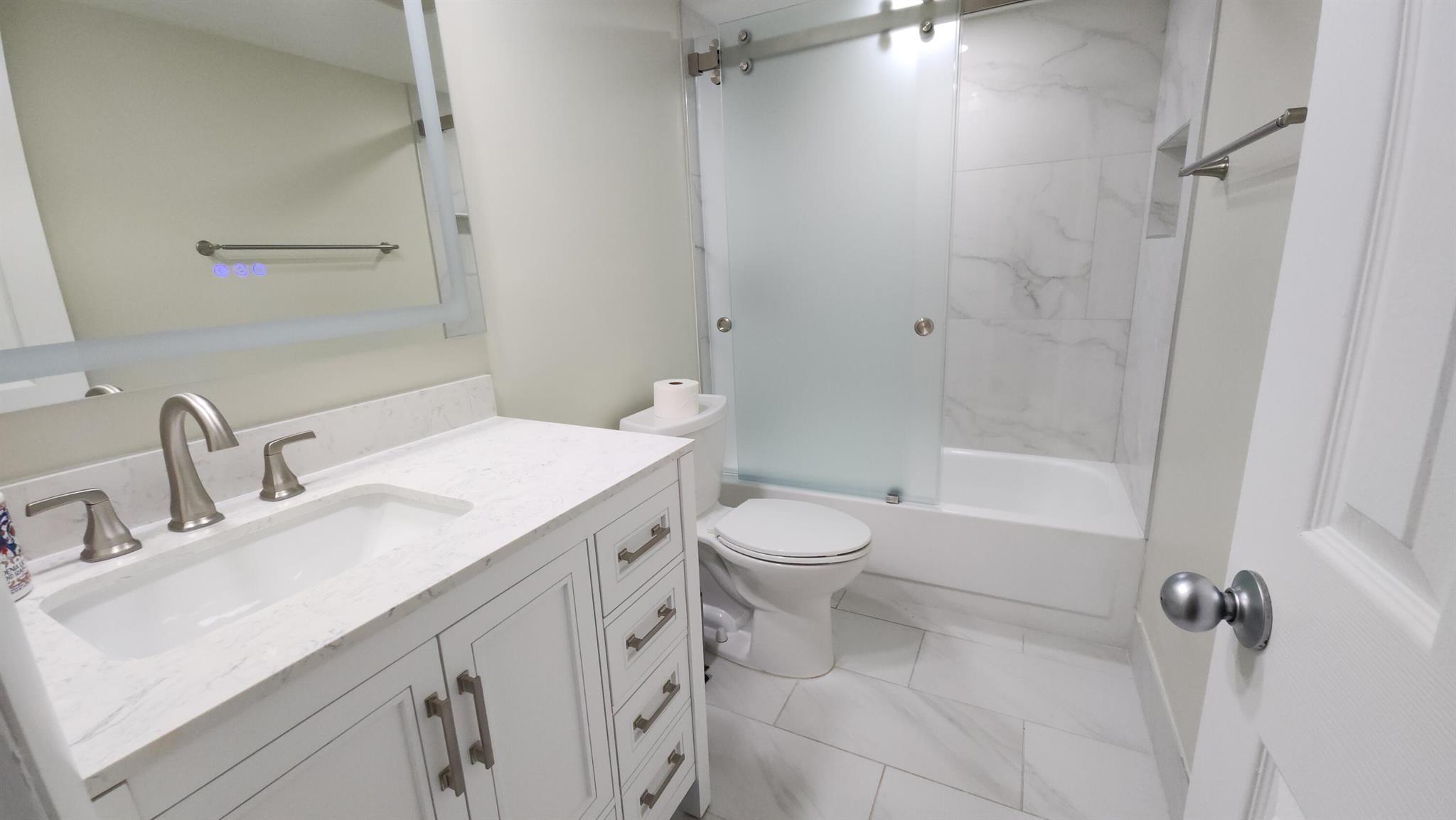 LAKESIDE CONDO - Residential Lease