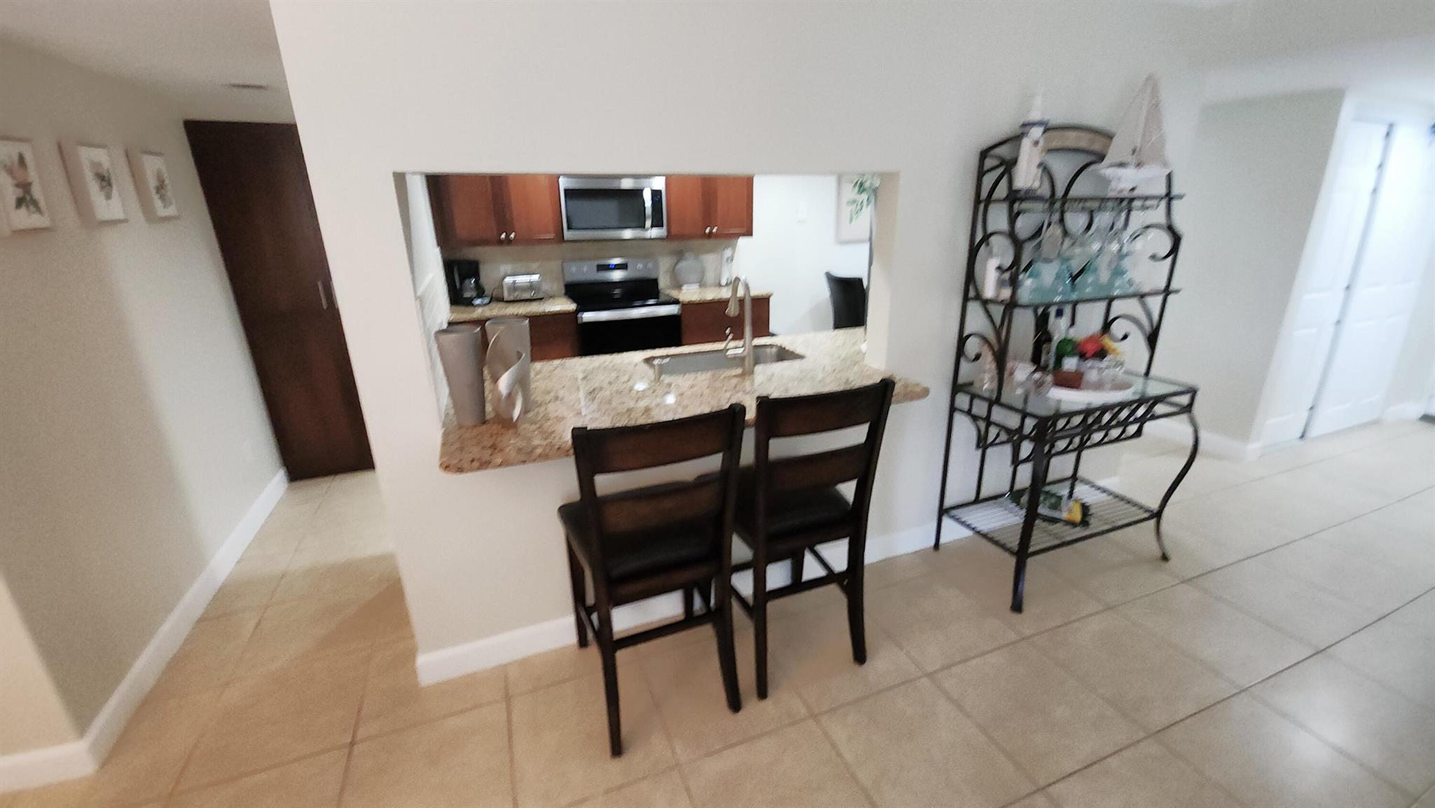 LAKESIDE CONDO - Residential Lease