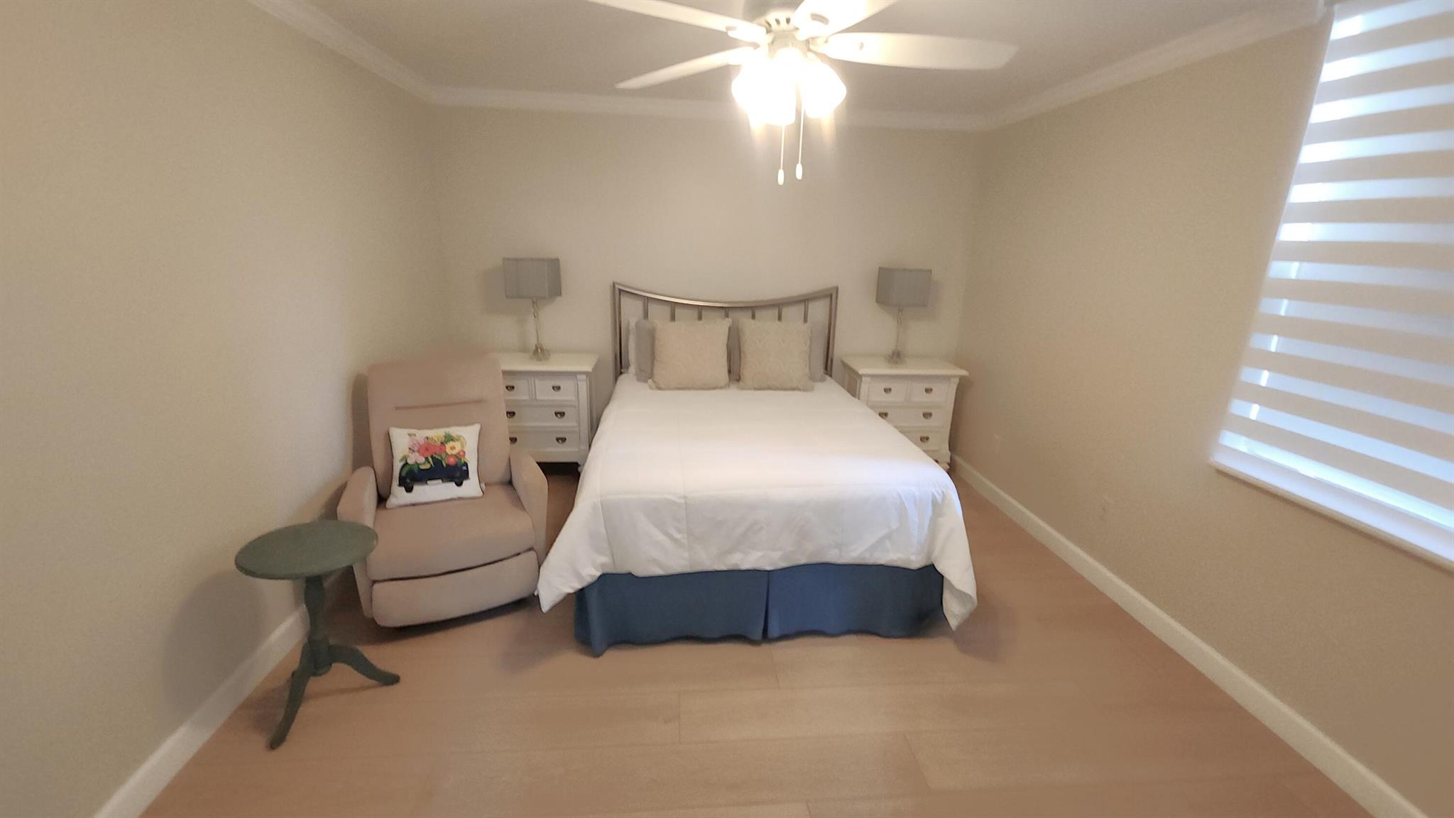 LAKESIDE CONDO - Residential Lease