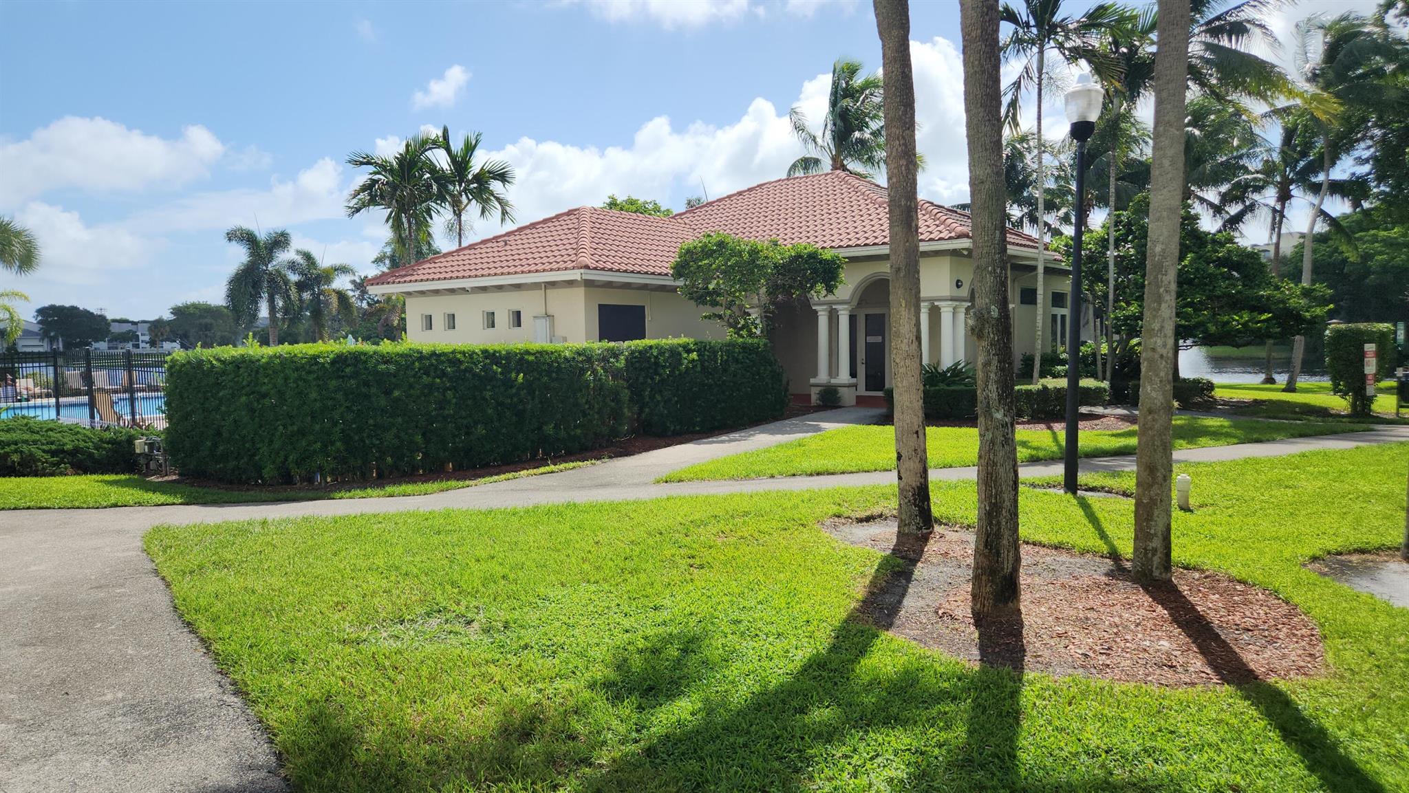 LAKESIDE CONDO - Residential Lease