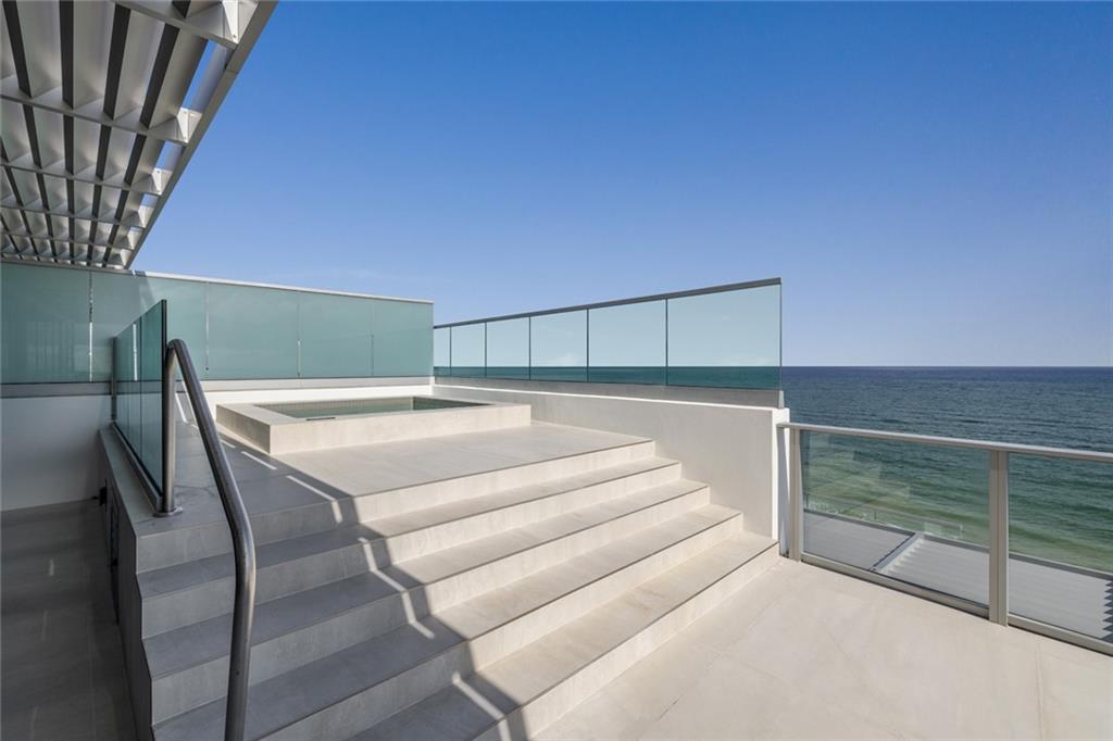 AUBERGE BEACH RESIDENCES - Residential