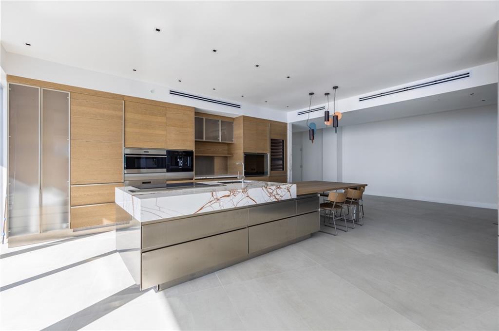 AUBERGE BEACH RESIDENCES - Residential