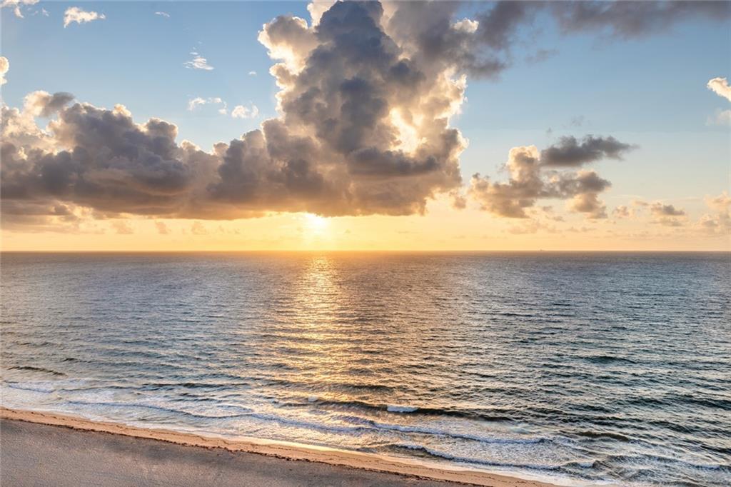 AUBERGE BEACH RESIDENCES - Residential