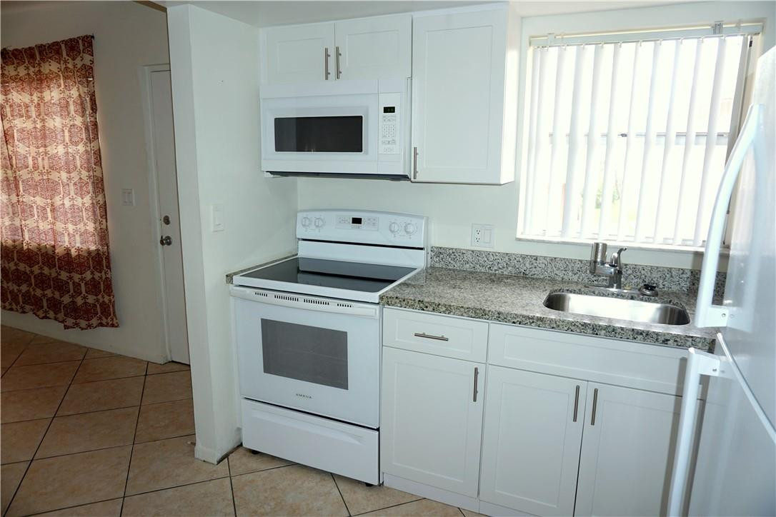 Courts at Oakland Park - Residential