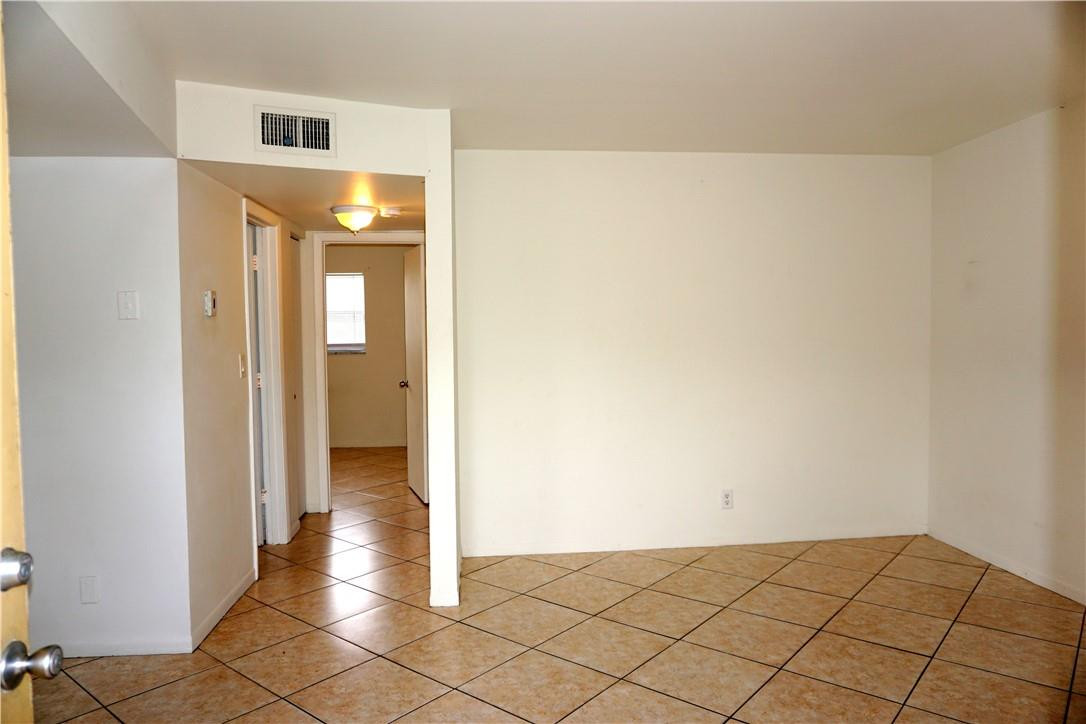 Courts at Oakland Park - Residential