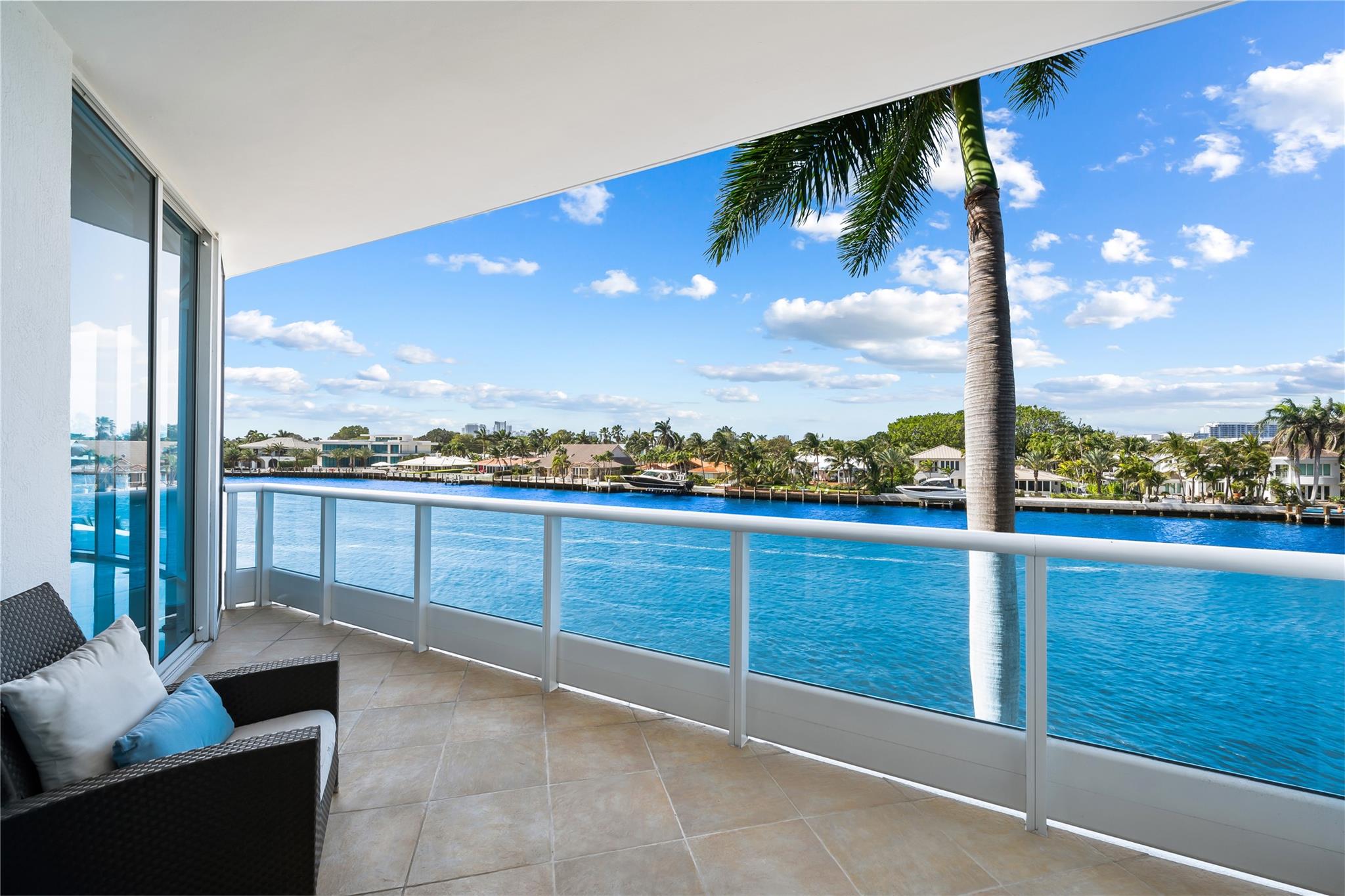 La Rive - Residential