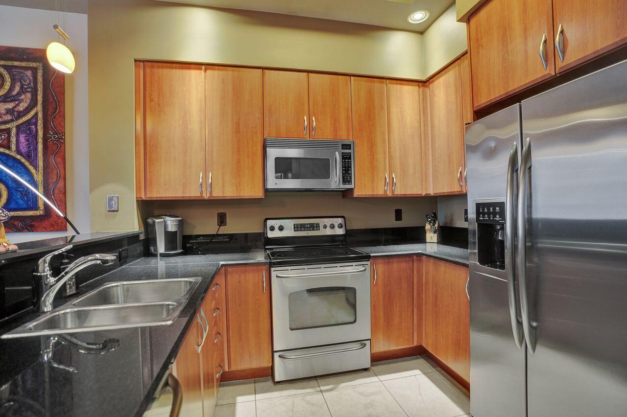 801 S Olive Avenue 225