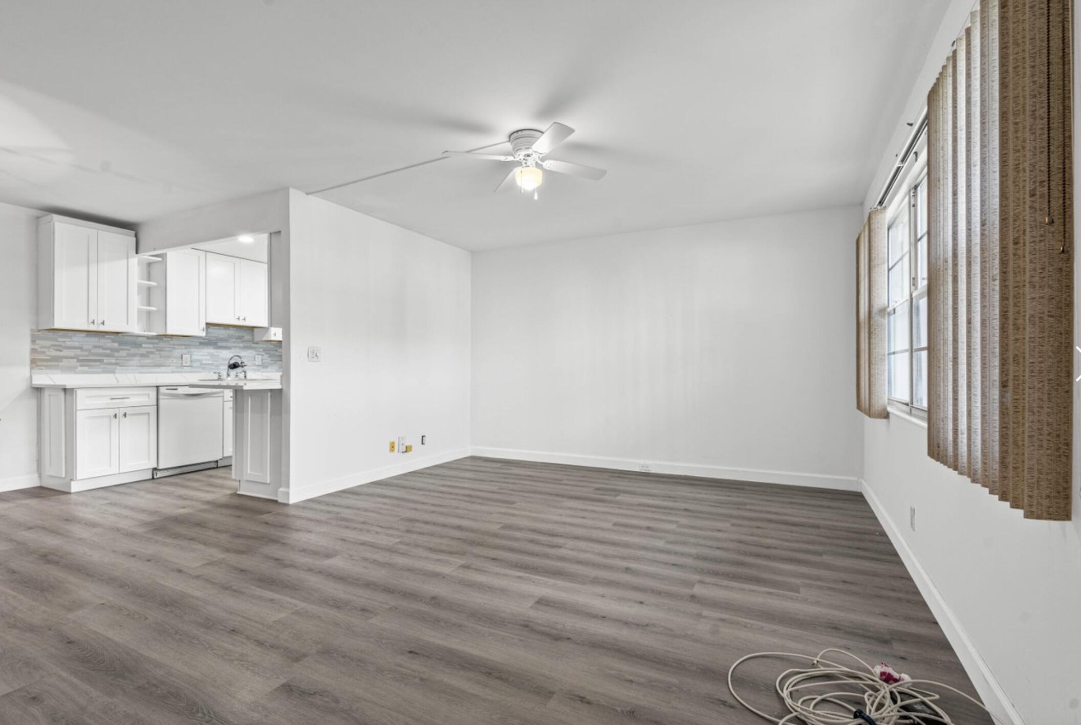 CAMBRIDGE B CONDO - Residential
