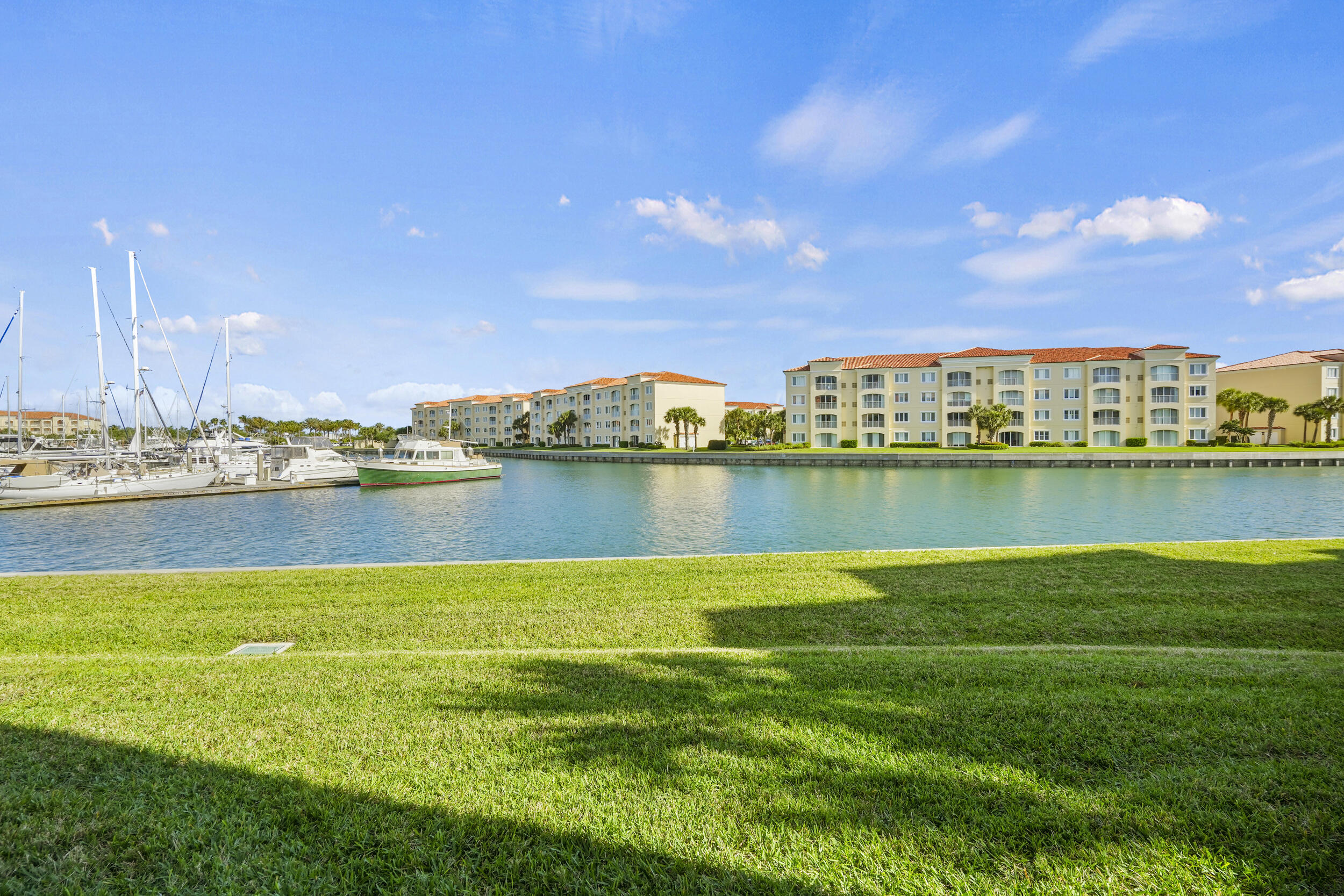 HARBOUR ISLE AT HUTCHINSON ISLAND WEST - Residential