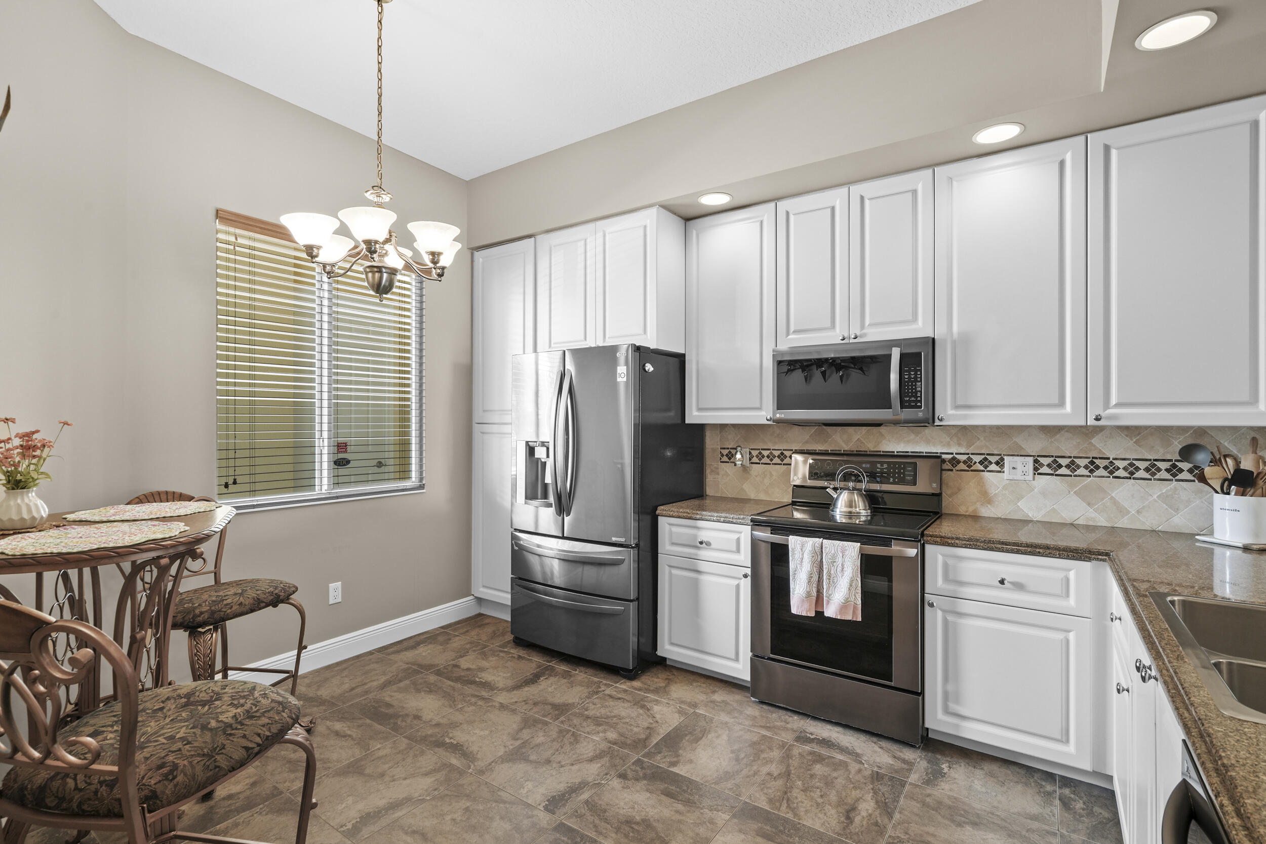 HARBOUR ISLE AT HUTCHINSON ISLAND WEST - Residential