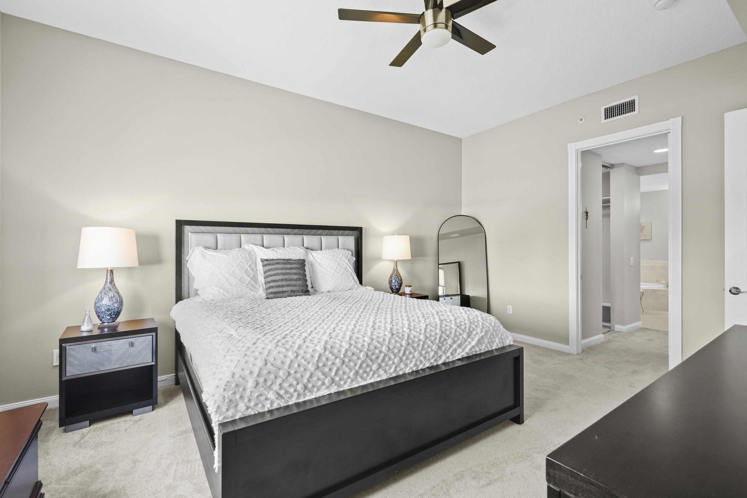 HARBOUR ISLE AT HUTCHINSON ISLAND WEST - Residential