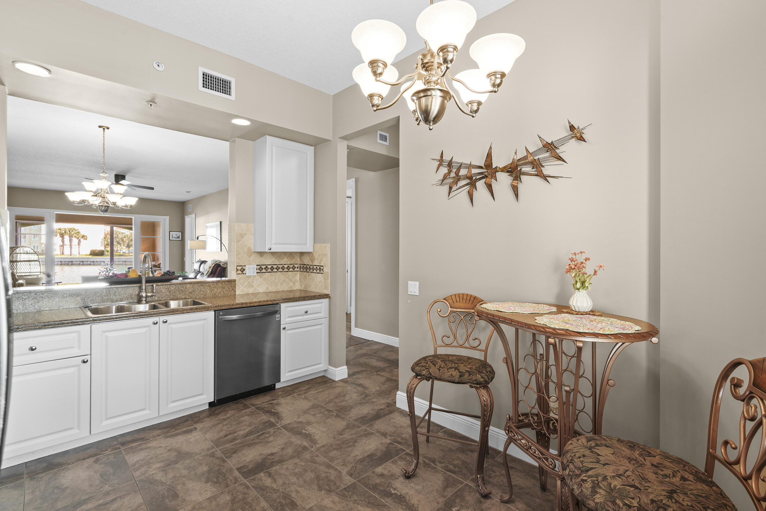 HARBOUR ISLE AT HUTCHINSON ISLAND WEST - Residential