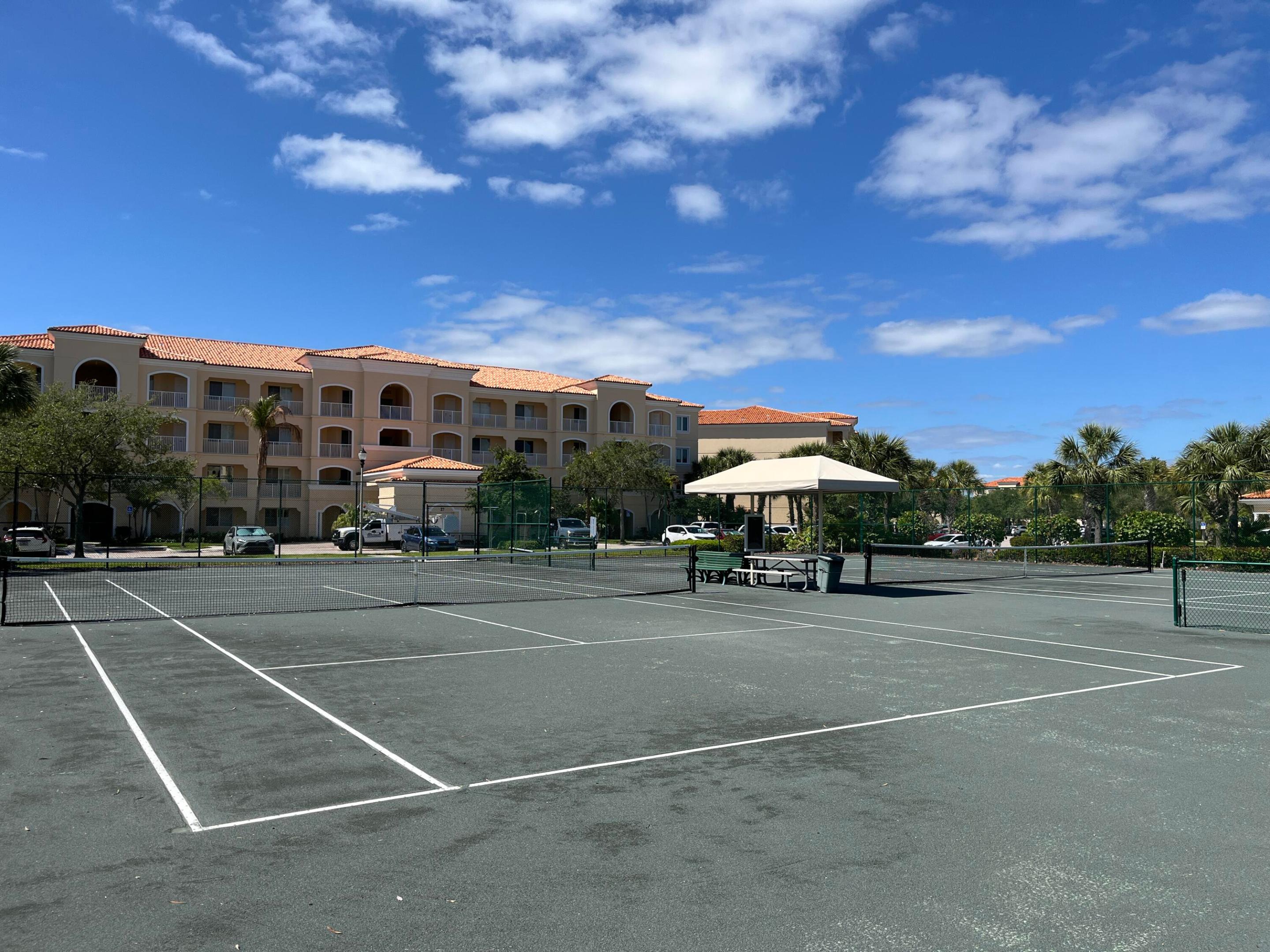 HARBOUR ISLE AT HUTCHINSON ISLAND WEST - Residential