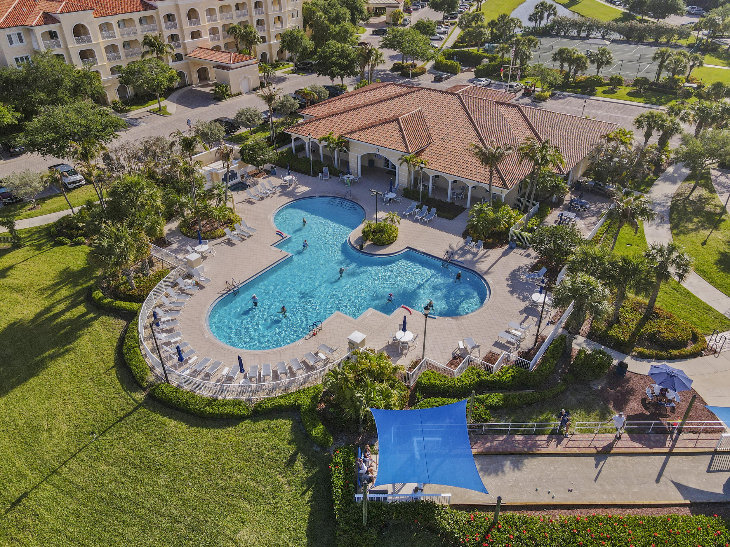 HARBOUR ISLE AT HUTCHINSON ISLAND WEST - Residential