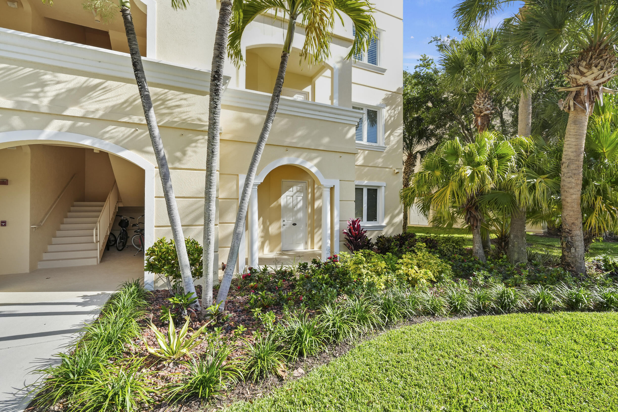 HARBOUR ISLE AT HUTCHINSON ISLAND WEST - Residential