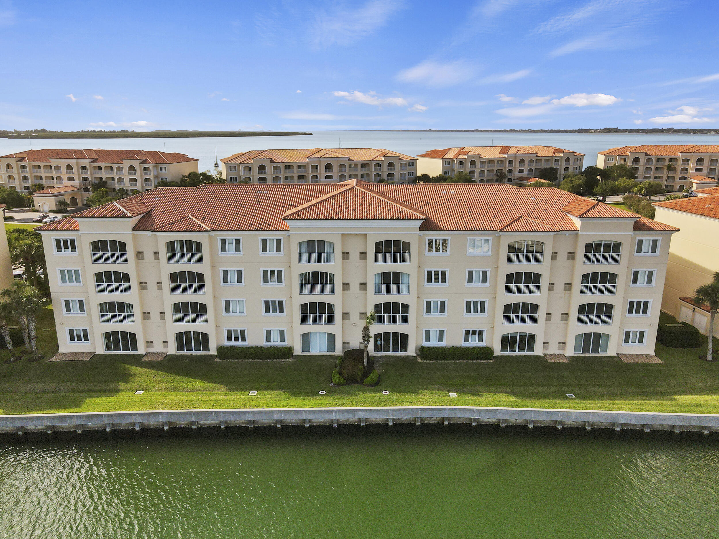 HARBOUR ISLE AT HUTCHINSON ISLAND WEST - Residential