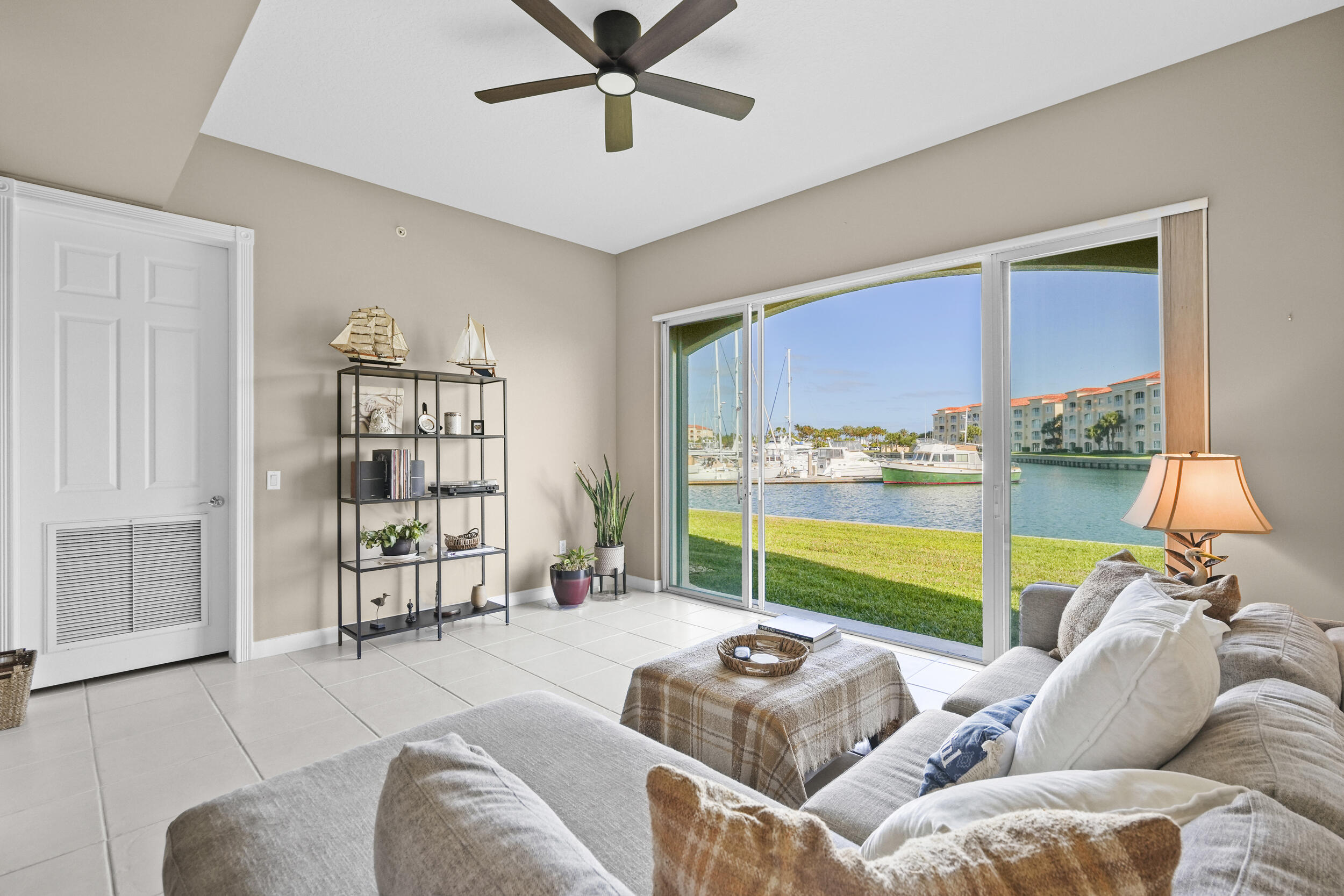 HARBOUR ISLE AT HUTCHINSON ISLAND WEST - Residential