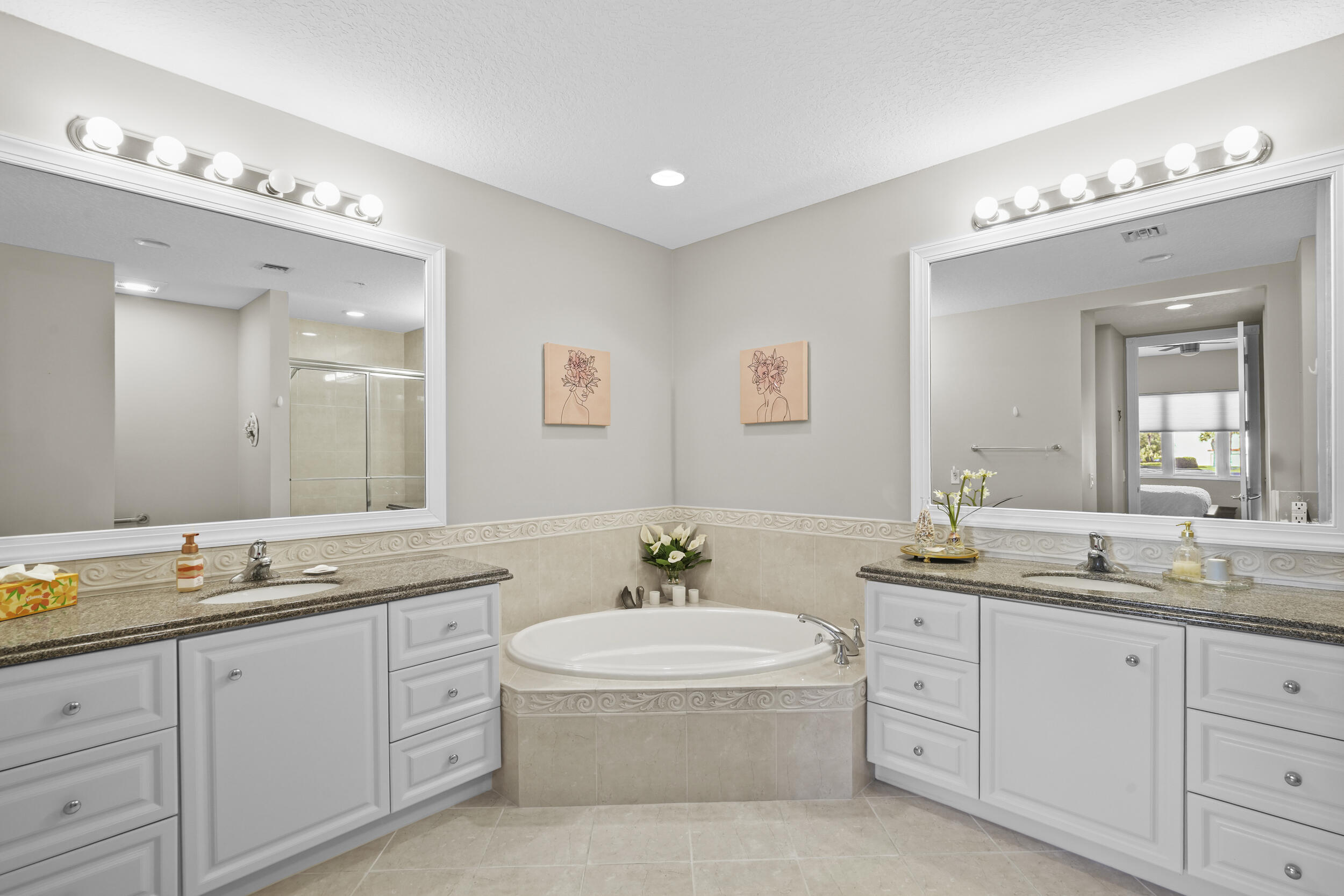 HARBOUR ISLE AT HUTCHINSON ISLAND WEST - Residential