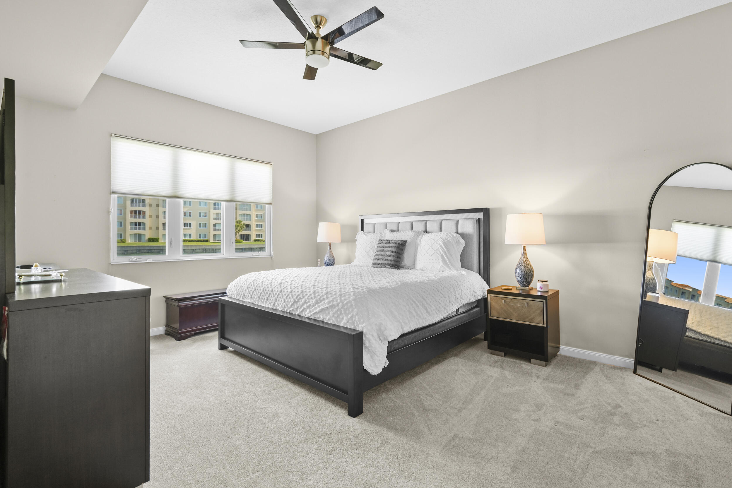 HARBOUR ISLE AT HUTCHINSON ISLAND WEST - Residential