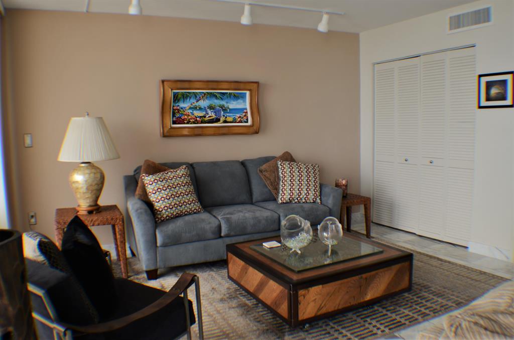 Barclay Condominium - Residential